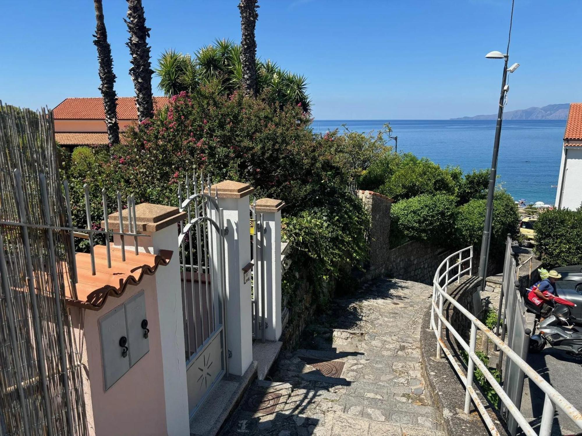 Comfortable Apartment In Maratea With Sea View 95 M² + Parking Екстериор снимка